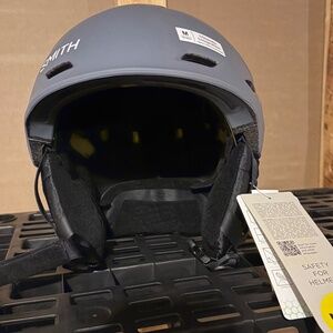 NEW Smith Mission Ski Helmet